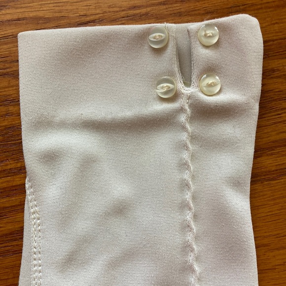 Vintage Off-White Nylon Gloves w/ 4 Button Accent - Picture 2 of 7